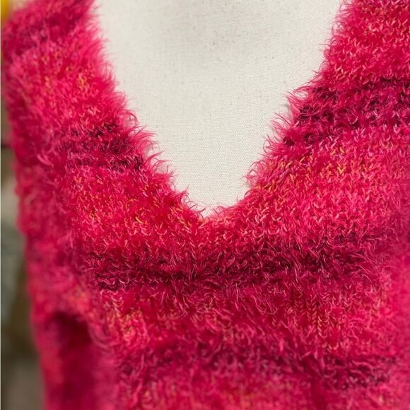 New Free People Gelato Pullover Sweater
Color: Pink Combo NWT
Size: S
Retail $98 - Picture 3 of 6